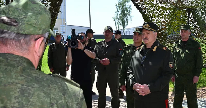 Я об этой машине мечтал : Лукашенко посетил учения по применению ядерного оружия