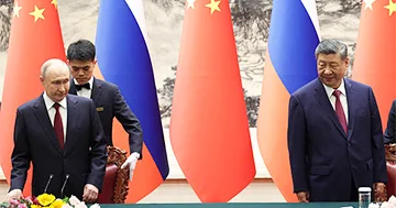 “Si Putindən sanki yoluxucu kimi ehtiyat edirdi..?”