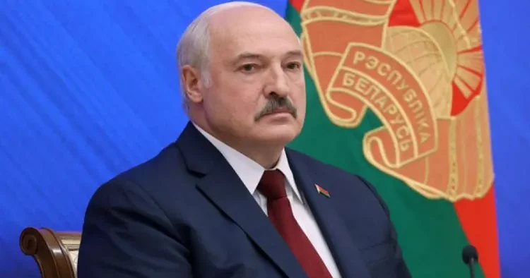 “Brestdən Vladivostoka qədər birgə vətənimizi qorumağa hazırıq” Lukaşenko
