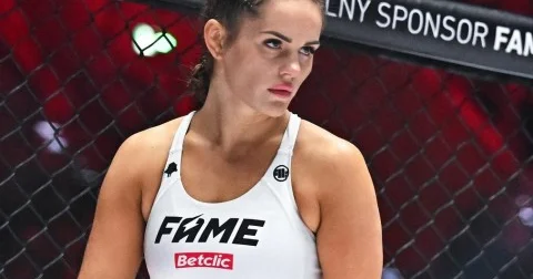 Bakıda keçirilən UFC də ilk qadın qalib Siqula olub