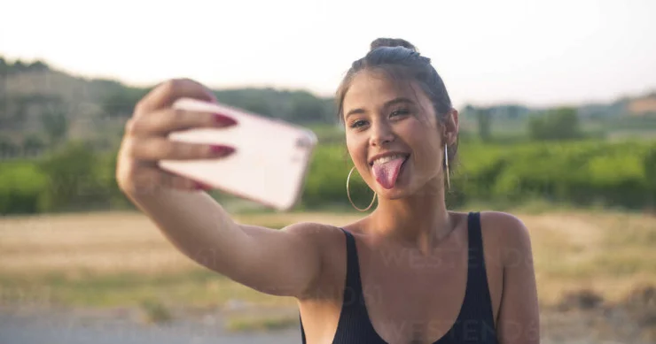 Selfi çəkərkən ölən məşhurlar SİYAHI