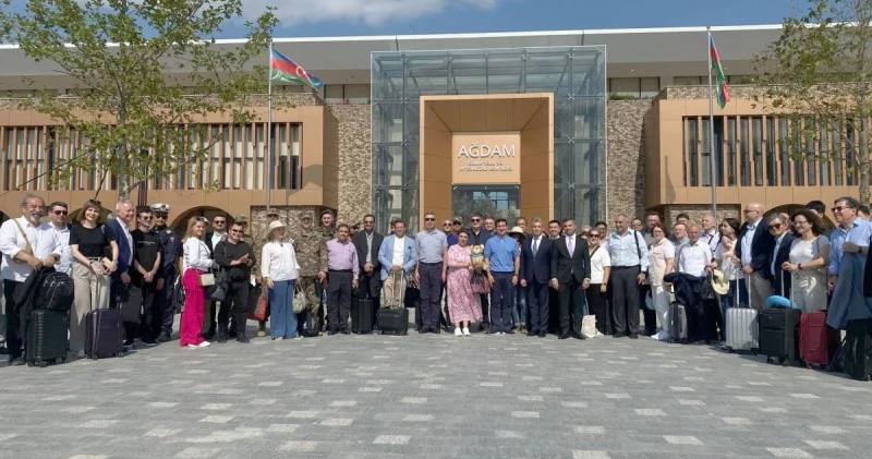 Hikmət Hacıyev Qarabağdan paylaşım edib