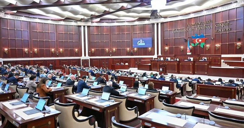 На внеочередной сессии Милли Меджлиса парламентарии обсудят 12 вопросов