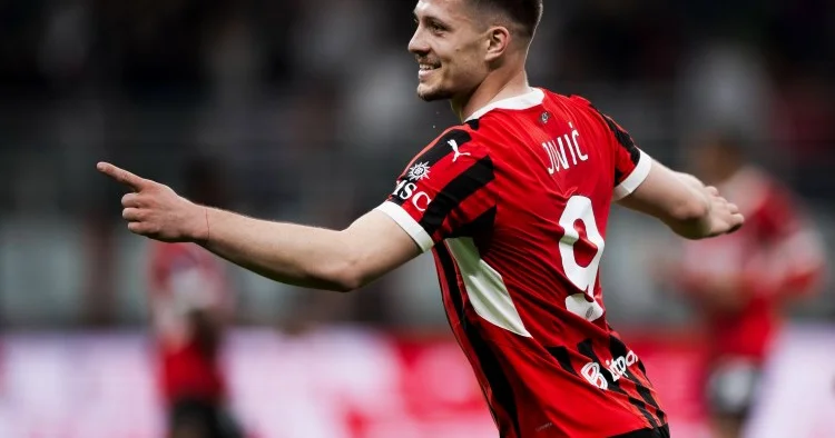 Serbiyalı hücumçu Milan dan gedəcək