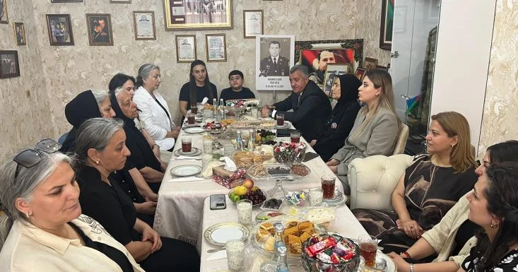 Abşeron rayonunda şəhidlərimiz və onların ailə üzvləri növbəti dəfə ziyarət olunub FOTOLAR