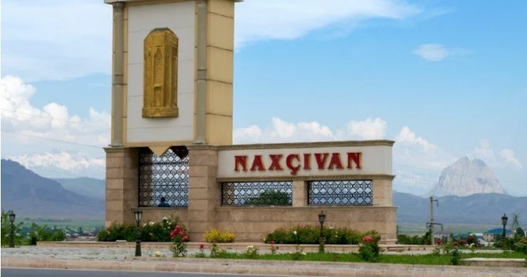 Naxçıvanın muxtar respublika statusunu ləğv etmək lazımdır