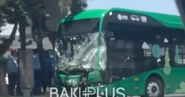 “Bakubus” avtobusu qəzaya düşdü, yaralılar var Video