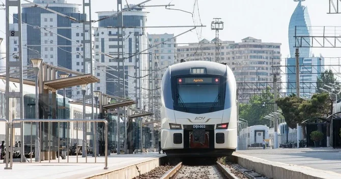 Azərbaycanda qatarlar daha sürətlə nə vaxt hərəkət edəcək? Açıqlama