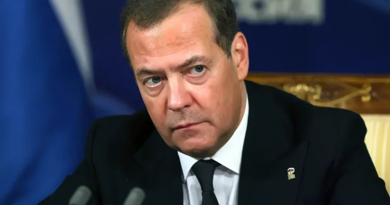 Medvedev Ukrayna rəhbərliyinə Çernobılda gəzintiyə çıxmağı tövsiyə etdi