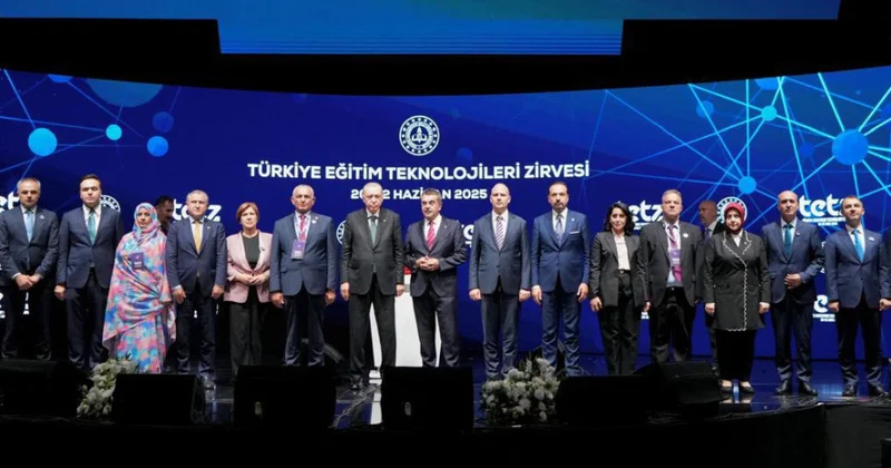 Nazir müavini İstanbul şəhərində 6 cı Beynəlxalq Təhsil Texnologiyaları Sammitində iştirak edir