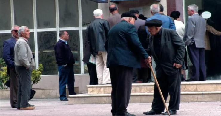 Təqaüd alanların NƏZƏRİNƏ: hamısı yükləndi