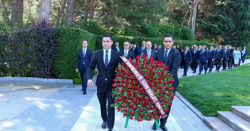 DQİDK və tabeliyindəki qurumların kollektivi Fəxri xiyabanı ziyarət edib