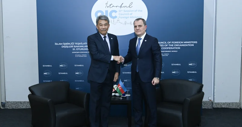 Azərbaycanın xarici işlər naziri malayziyalı həmkarı ilə görüşüb