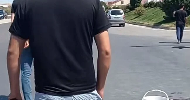 Azərbaycanda 19 yaşlı NİŞANLI QIZ ÖLDÜ SAKİNLƏR YOLU BAĞLADI VİDEO