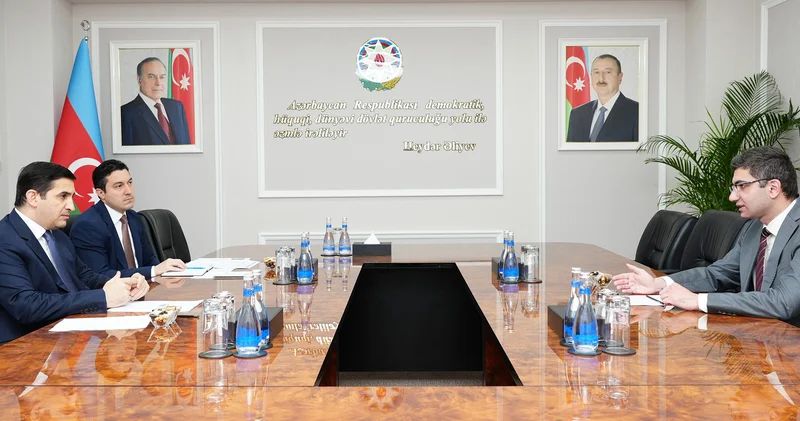Nazir Fərid Əhmədov “Yüksəliş” müsabiqəsinin qalibləri ilə görüşüb