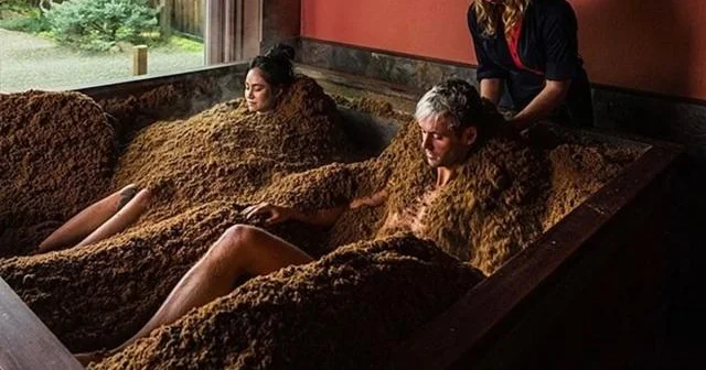 Amerikalı Maykl Stasser humusda spa müalicəsi təklif edir...