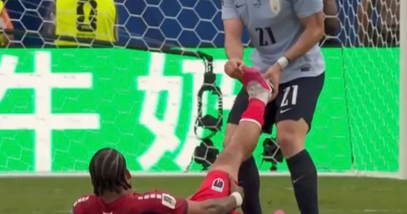 Uruqvaylı futbolçunun bu hərəkəti gülüş hədəfinə çevrildi Video