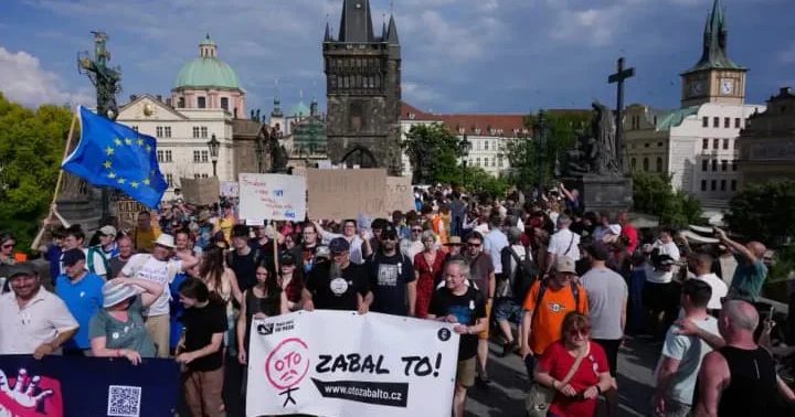 В Праге проходят протесты против изменений в финансировании общественных СМИ