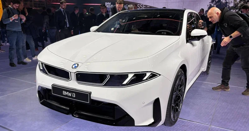 Yeni BMW i3: Bir şarjla 900 km dən çox məsafə qət edir