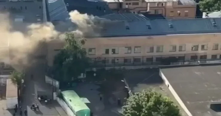 Moskvada binada güclü yanğın: 60 nəfər təxliyə edildi