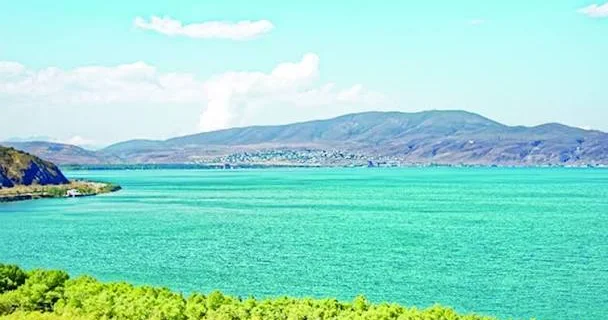 Göyçə uğrunda əməliyyat: yüzlərlə tikili söküldü VİDEO