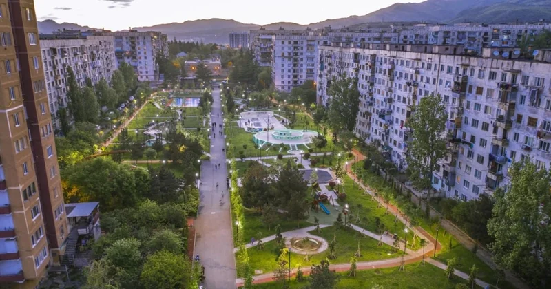 Tbilisidə toyuq yumurtası böyüklüyündə dolu yağdı