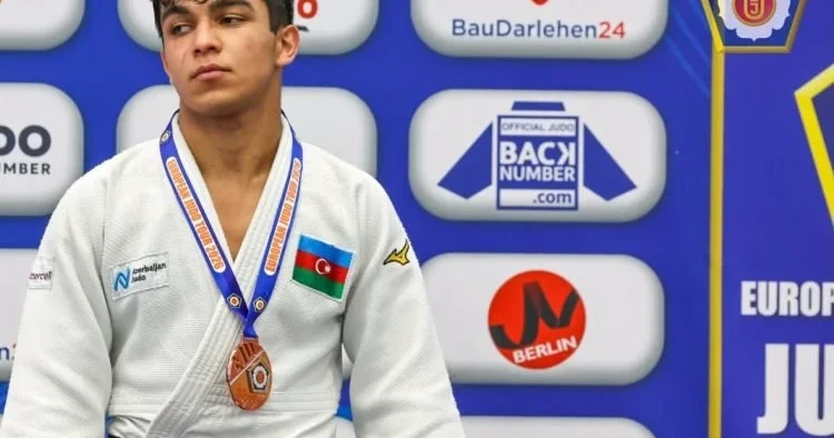 Cüdoçumuzdan bürünc medal