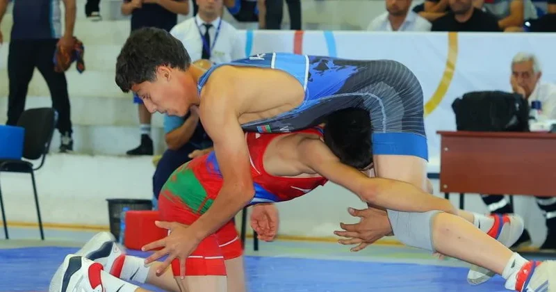 Məktəblilərin olimpiadasında ilk finalçılar bəlli oldu FOTO