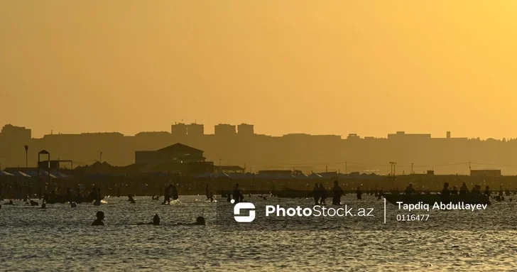 Морская вода на пляжах Баку прогреется до 28°