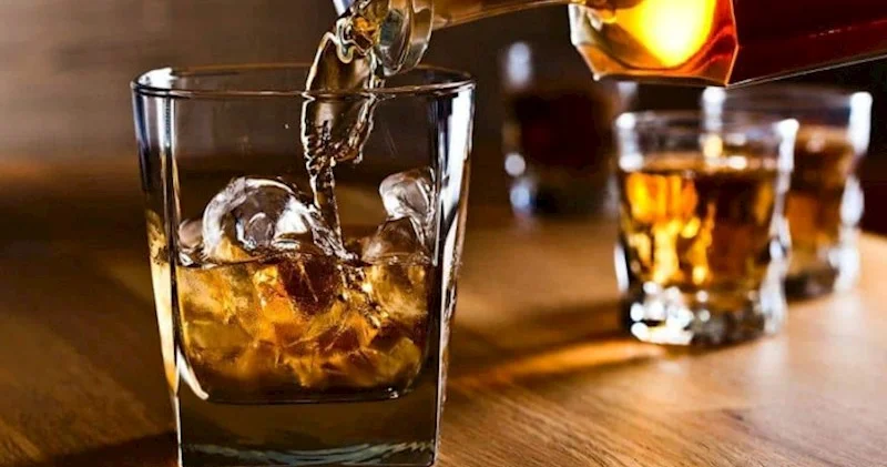 Həkim: Yay olsa da buzlu içkilərdən istifadəni məhdudlaşdırmaq yaxşı olar