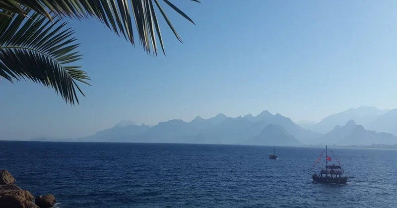 Türkiyə dənizlərində təhlükə: Məşhur kurortlarda turistlərə xəbərdarlıq edildi