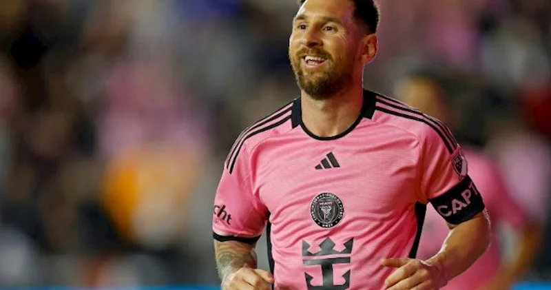 Messi 5 ci dəfə MVP seçildi Video