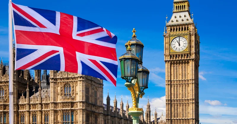 Böyük Britaniya İsrailin hava zərbələri fonunda Suriyanın suverenliyinə hörmət etməyə çağırıb