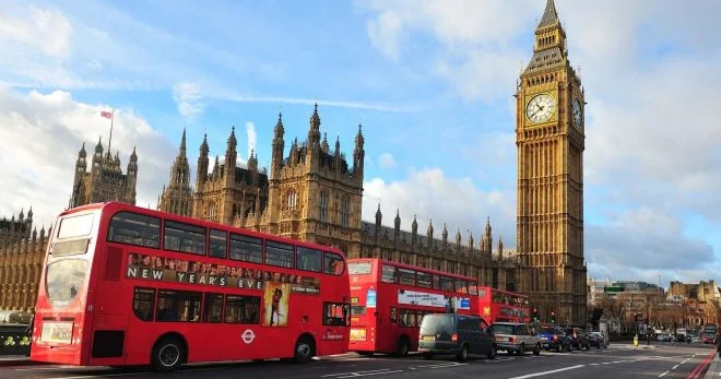 Britaniya Rusiya ilə əlaqəli 134 gəmiyə sanksiya tətbiq etdi