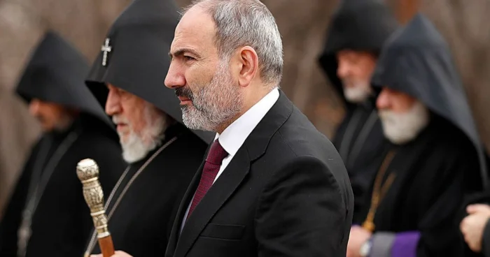 Paşinyan EAK ın rəhbərinə qarşı aksiya hazırlayıb