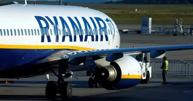 Ryanair повысит сотрудникам вознаграждение за выявление багажа, не соответствующего требованиям