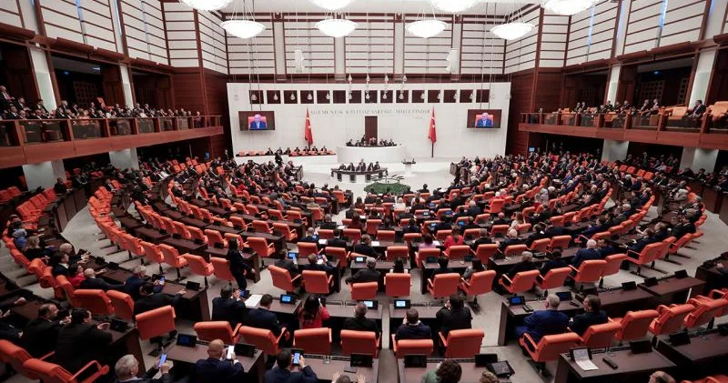 Türkiyə parlamentində hansı partiyanın neçə deputatı var? SİYAHI
