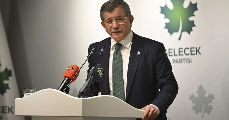 Üç deputat istefa verdi