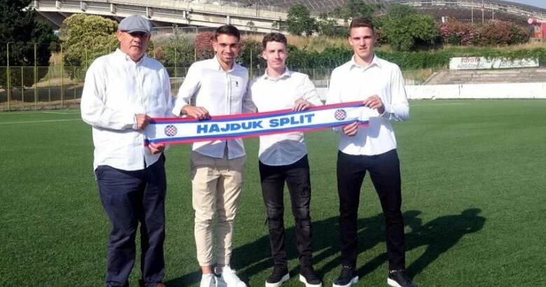 Zirə nin rəqibi iki futbolçusunu icarəyə verib