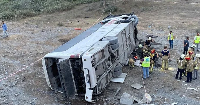 Sərnişin avtobusunun aşması nəticəsində 27 nəfər yaralandı