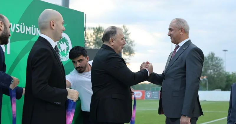 II Liqaya iştirak xatirinə çıxmamışıq Klub prezidenti