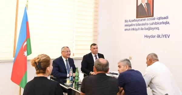 Komitə sədri keçmiş məcburi köçkünlərin müraciətləri dinlədi FOTOLAR
