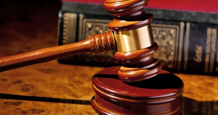 Sevgilisinin qohumunun evinə basqın edən kuryerə AĞIR CƏZA