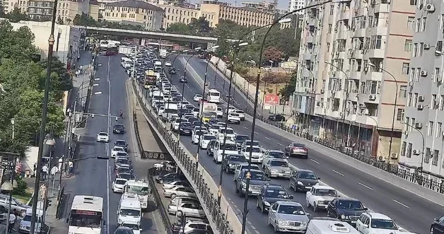 Bakının əsas yollarında tıxac yaranıb FOTO