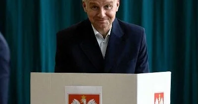Prezident jurnalistlərin gözü qarşısında YIXILDI