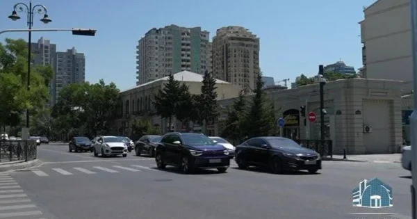 Qəzaların baş verdiyi yolayrıcında yeni svetoforlar quraşdırılıb