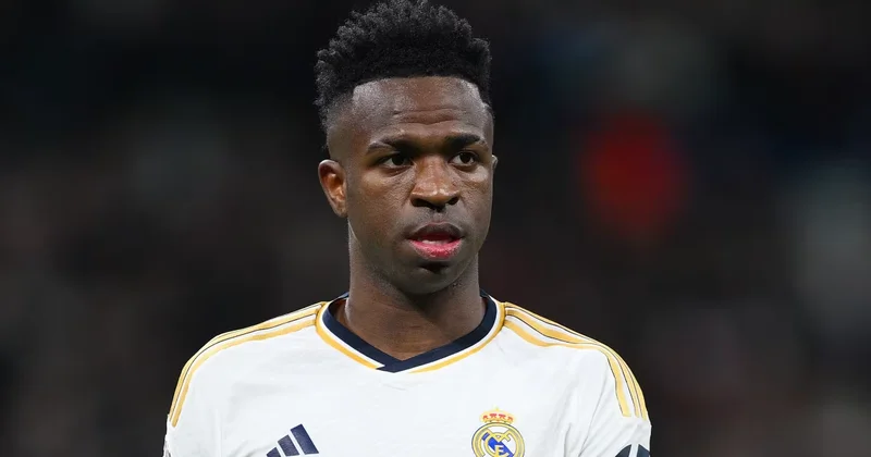 “Real” Juniorla yeni müqavilə danışıqlarını ertələdi