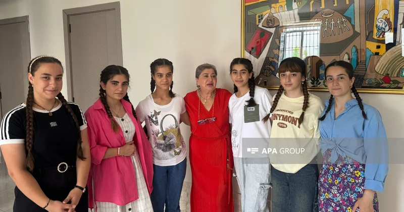 Uşaq sığınacağının rəhbəri: Çantamı əlimdən almaq üçün iki yeniyetmə hücum edib məni döydü...