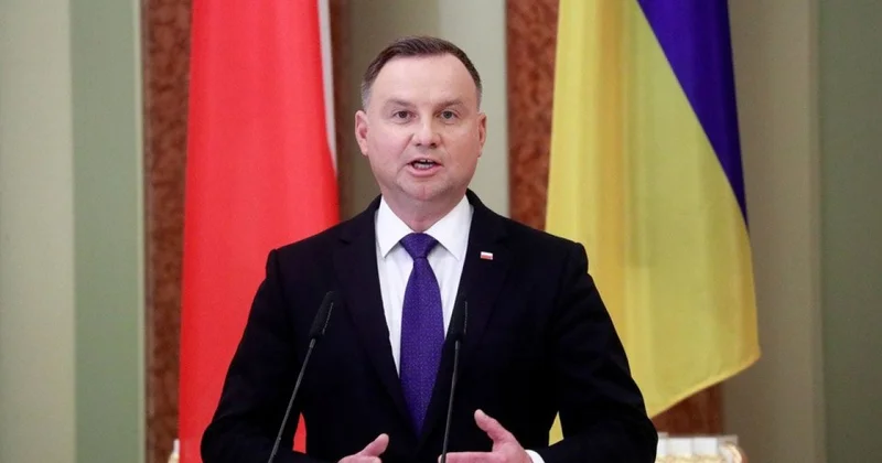 Polşa liderinin tətildə başına iş gəldi