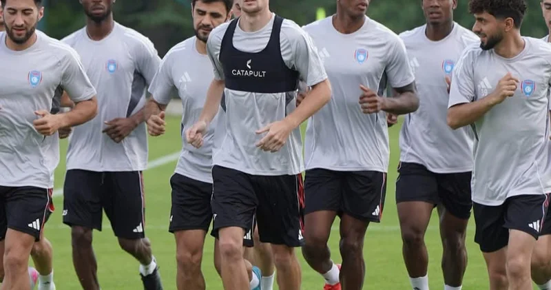 Kurban Berdiyevin qərarı futbolçuları sevindirdi